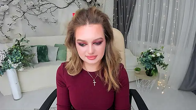 MiracleCurly online show from 4, 12, 2025