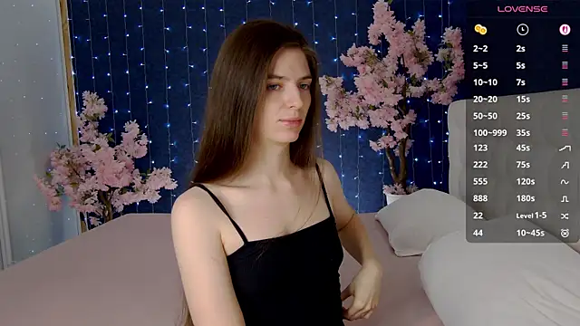 -Mirror-Girl- online show from 2, 12, 2025