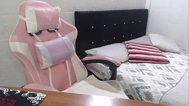 jade04 roberts online show from 19, 10, 2025