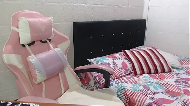 jade04 roberts online show from 2, 10, 2025