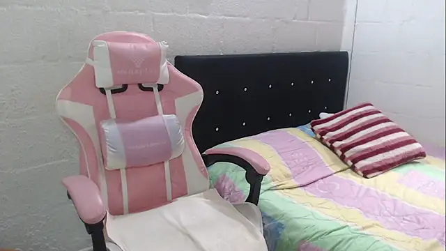 jade04 roberts online show from 12, 3, 2025