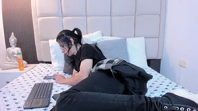 Hecatee 77 online show from 8, 3, 2025