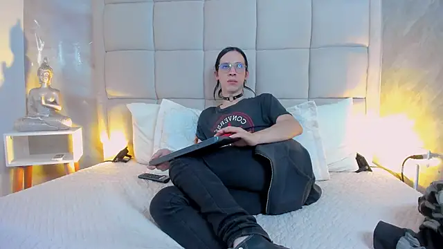 Hecatee 77 online show from 3, 12, 2025