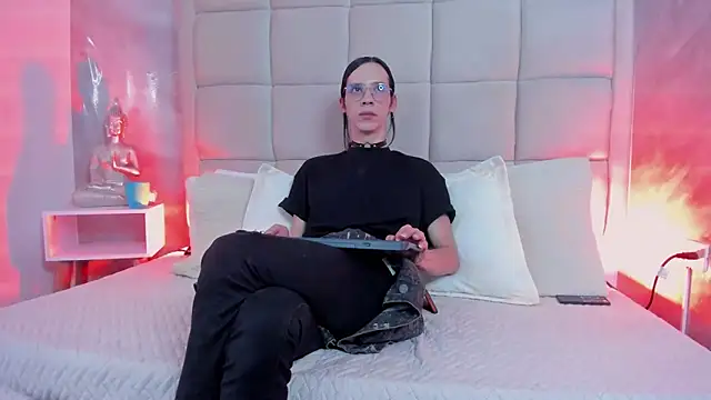 Hecatee 77 online show from 13, 11, 2025