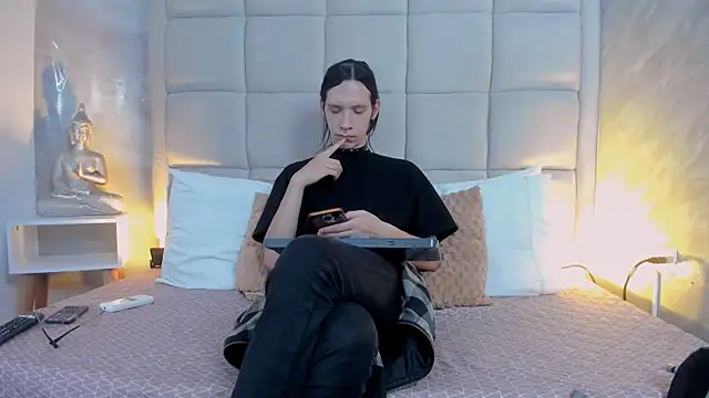 Hecatee 77 online show from 27, 9, 2025