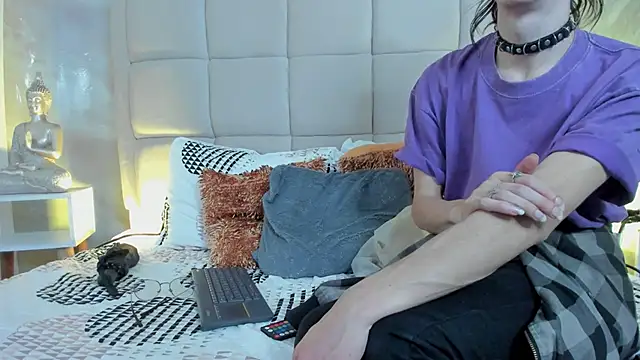 Hecatee 77 online show from 6, 2, 2026