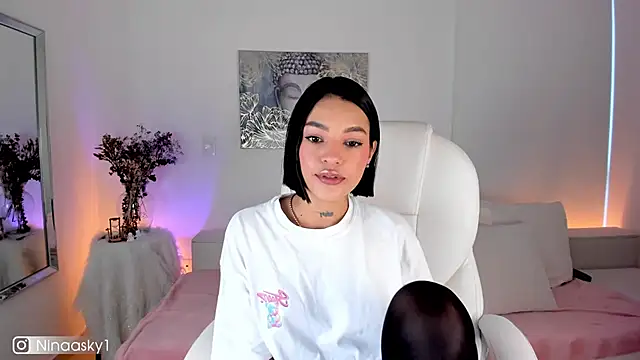 Snapshot of ninaa_sky chatting on 19, 2, 2025 ninaa sky online show from 19, 2, 2025