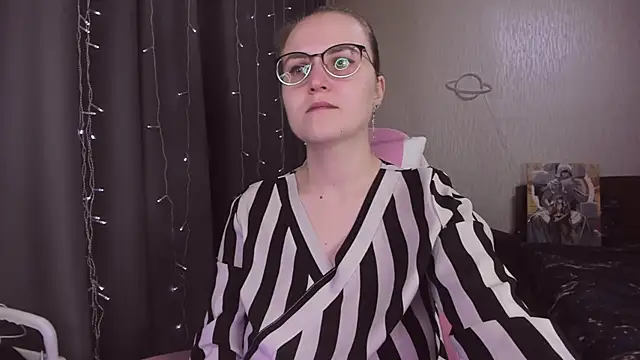 MissBrightShine online show from 28, 11, 2025