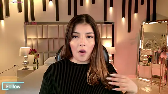 LisaMonroe  online show from 15, 2, 2026