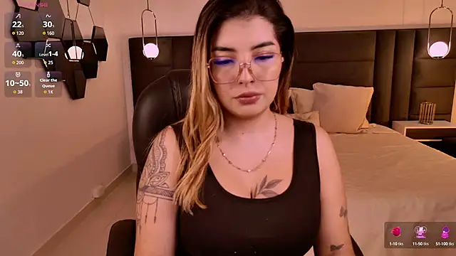 Snapshot of LisaMonroe_ chatting on 1, 10, 2025 LisaMonroe online show from 1, 10, 2025