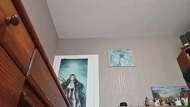 Mandra is a whore online show from 19, 12, 2025