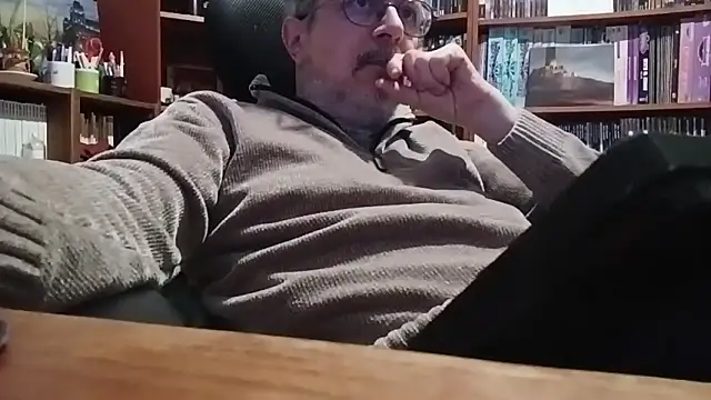 Mandra is a whore online show from 14, 1, 2026