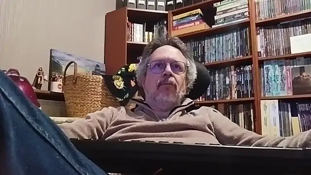 Mandra is a whore online show from 25, 10, 2025