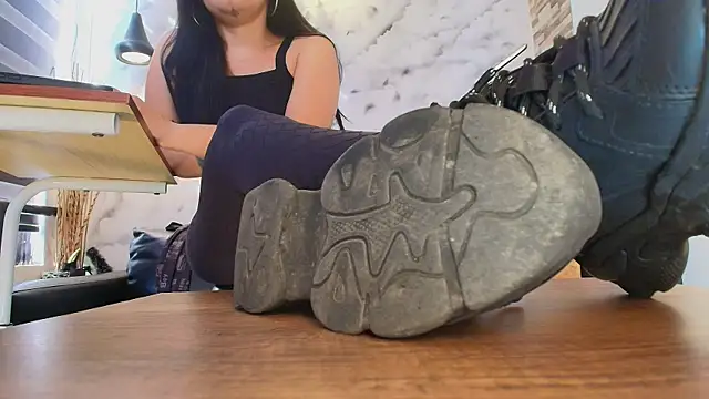 Sophie LittleS online show from 28, 5, 2026