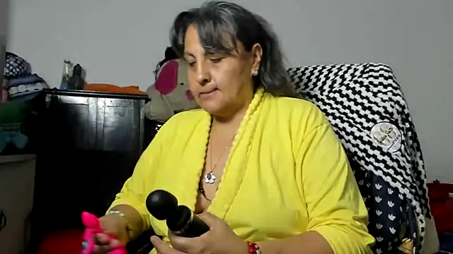 Snapshot of merlyna_goldens chatting on 31, 5, 2026 merlyna goldens online show from 31, 5, 2026