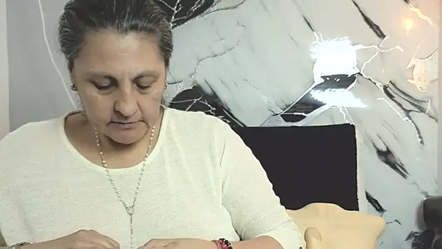 merlyna goldens online show from 15, 10, 2025