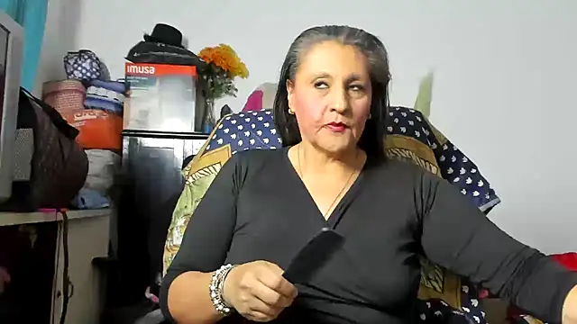Snapshot of merlyna_goldens chatting on 16, 5, 2026 merlyna goldens online show from 16, 5, 2026