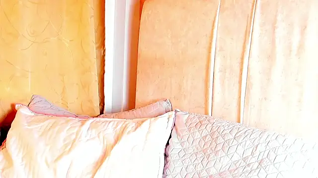 Snapshot of Satuurn_ chatting on 9, 1, 2025 Satuurn online show from 9, 1, 2025