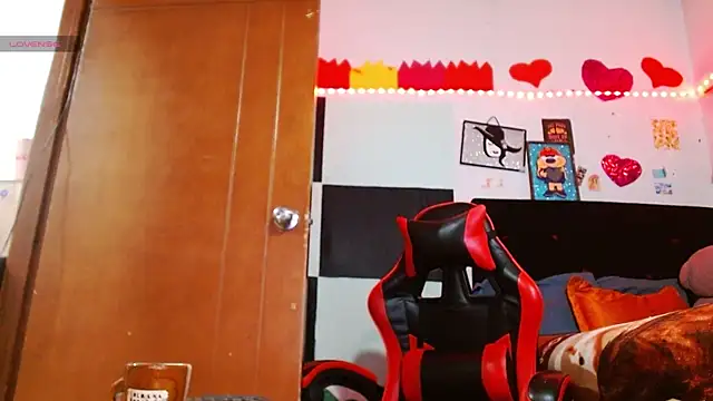 Saray extrovert  online show from 12, 4, 2026