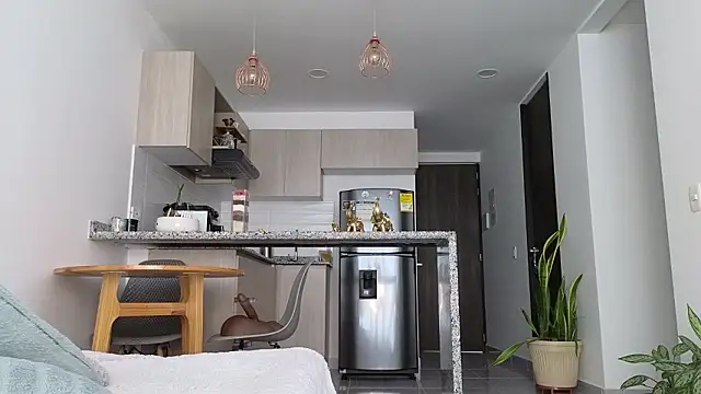 Anna Joness online show from 6, 3, 2026