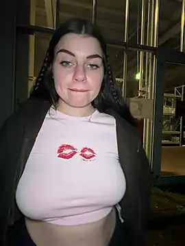 Snapshot of EllyNora chatting on 15, 7, 2026 EllyNora online show from 15, 7, 2026