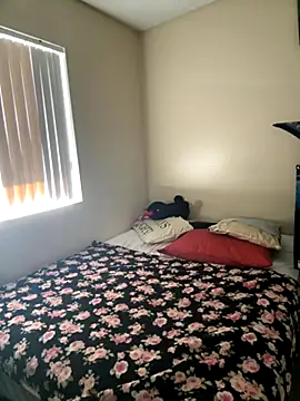 PeterGrandee online show from 17, 9, 2025