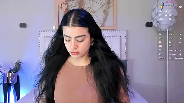 Paula Desousa online show from 4, 6, 2026