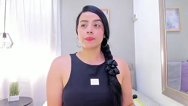 Paula Desousa online show from 20, 10, 2025