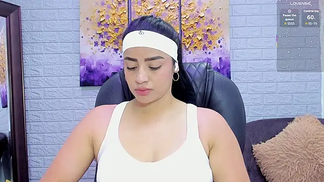 Paula Desousa online show from 10, 9, 2025