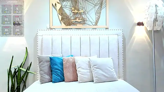 Paula Desousa online show from 28, 9, 2025