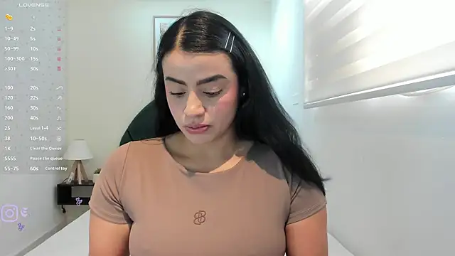 Paula Desousa online show from 30, 5, 2026