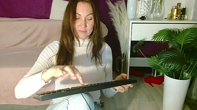 Snapshot of Imcarrieberry chatting on 15, 11, 2025 Imcarrieberry online show from 15, 11, 2025