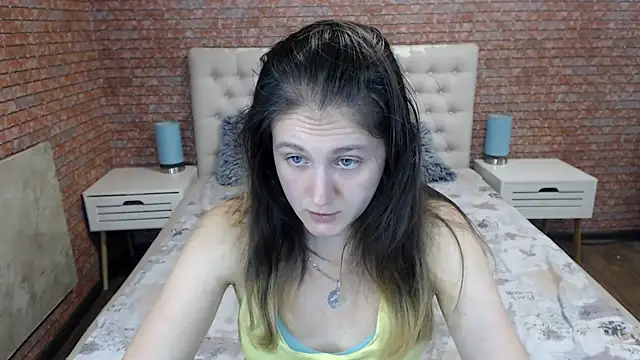 Holliy Cooper online show from 27, 9, 2025