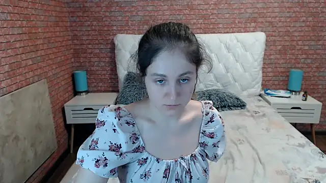 Snapshot of Holliy_Cooper chatting on 15, 7, 2026 Holliy Cooper online show from 15, 7, 2026