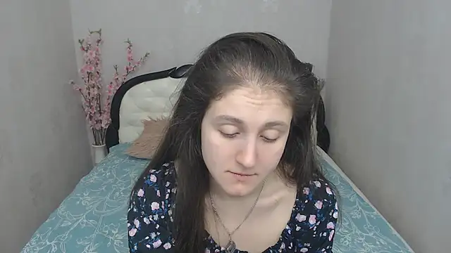 Holliy Cooper online show from 19, 3, 2025