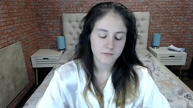 Holliy Cooper online show from 9, 10, 2025