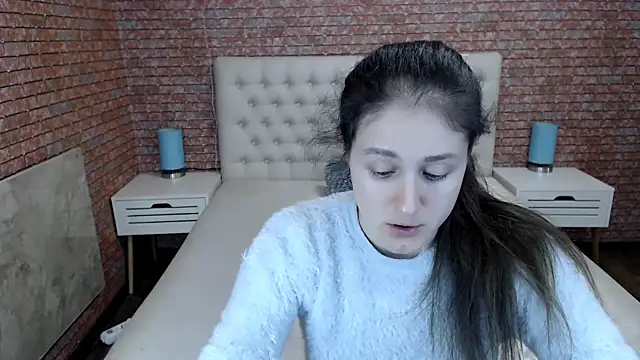 Holliy Cooper online show from 10, 3, 2025