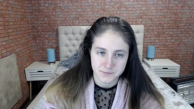 Holliy Cooper online show from 2, 10, 2025