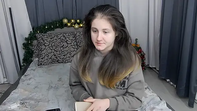 Holliy Cooper online show from 13, 1, 2026