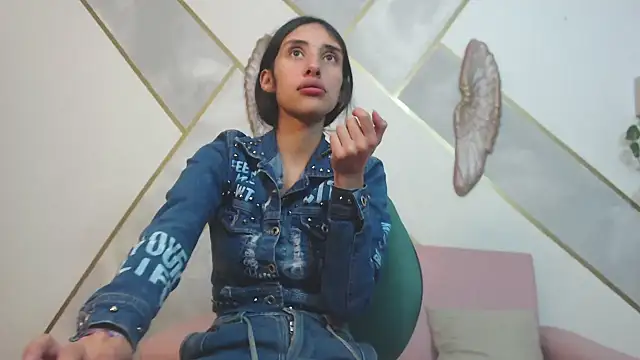 RoxanaCyrano  online show from 24, 2, 2025