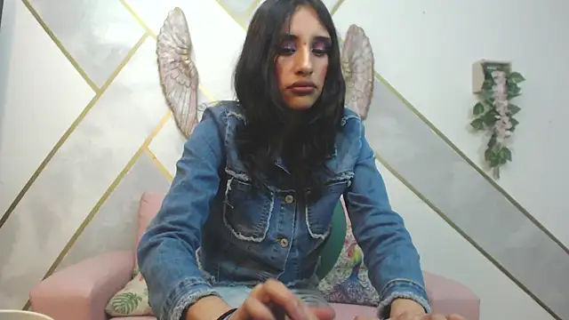 RoxanaCyrano  online show from 9, 1, 2025