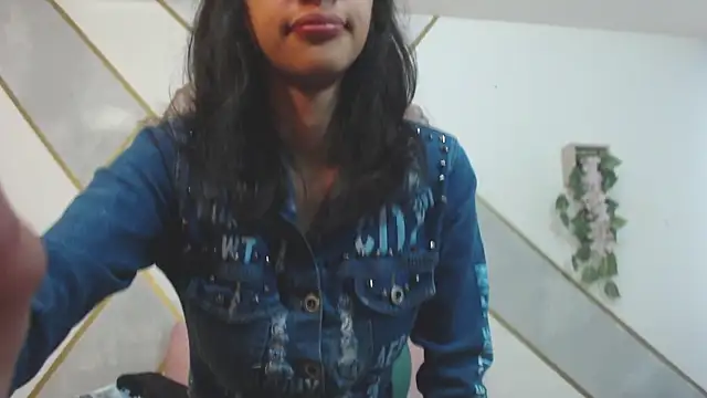 RoxanaCyrano  online show from 26, 2, 2025