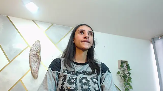 RoxanaCyrano  online show from 4, 11, 2025