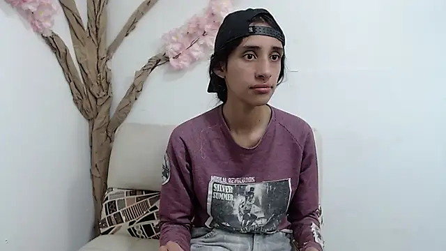 RoxanaCyrano  online show from 1, 12, 2025