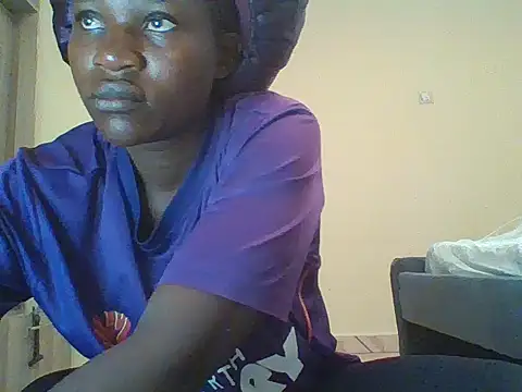 prettychic5 online show from 10, 10, 2025