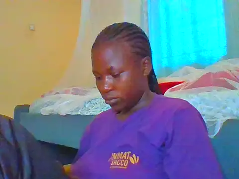 prettychic5 online show from 17, 4, 2026