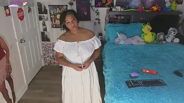 temptressbeauty24 online show from 8, 10, 2025