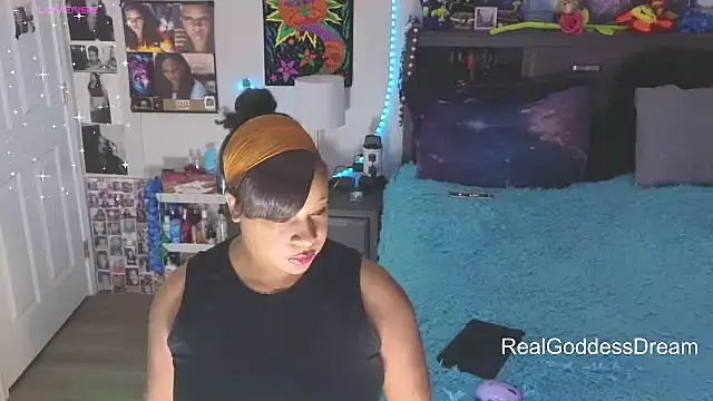 temptressbeauty24 online show from 2, 2, 2026