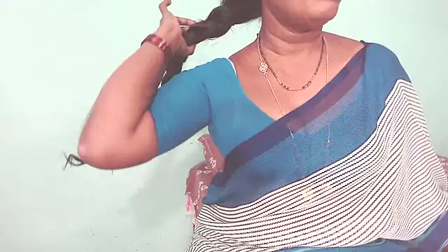 Snapshot of shrutitelugu69 chatting on 6, 7, 2026 shrutitelugu69 online show from 6, 7, 2026