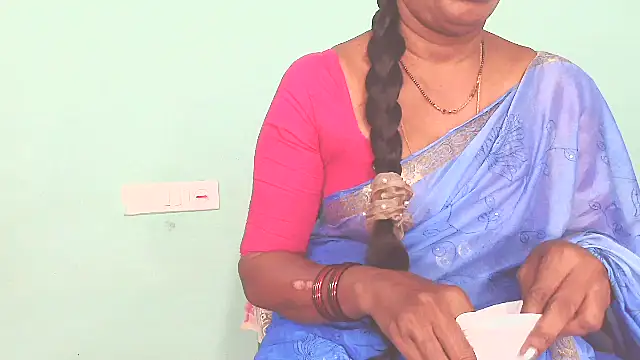 Snapshot of shrutitelugu69 chatting on 14, 6, 2026 shrutitelugu69 online show from 14, 6, 2026